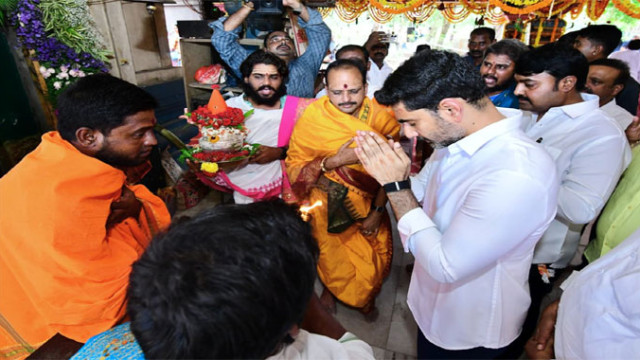 కొక్కిలగడ్డ మల్లేశ్వరస్వామిని దర్శించుకున్న మంత్రి లోకేశ్