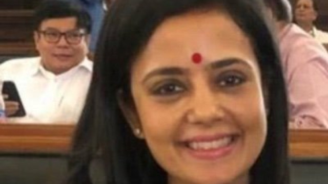 మమతా బెనర్జీకి మరో షాక్.. బెంగాల్ సీఎం సువేందును పొగిడిన మహువా మొయిత్రా!