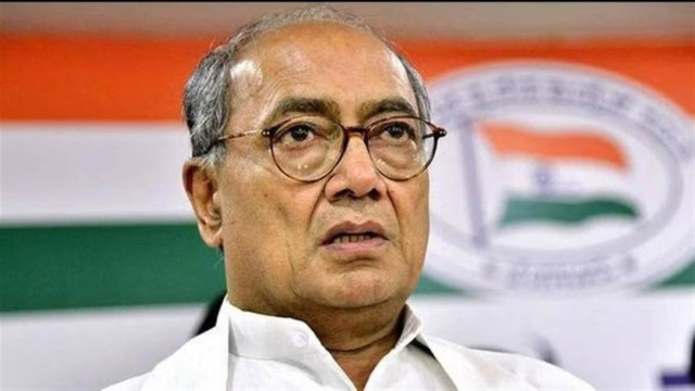 మధ్యప్రదేశ్ సీఎం వద్ద 12 శాఖలు... హెచ్చరించిన కాంగ్రెస్ నేత దిగ్విజయ్ సింగ్