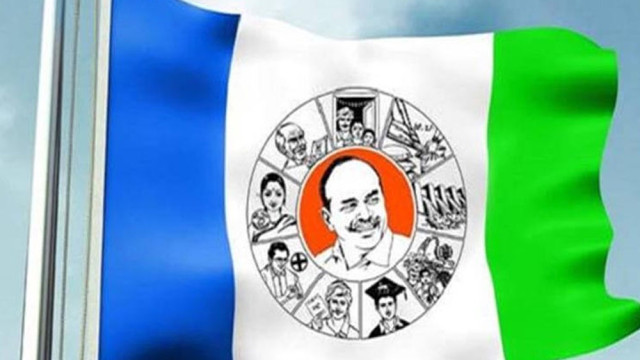 అమరావతిలో పేర్ని నాని తదితర వైసీపీ నేతలపై కోడిగుడ్లతో దాడి