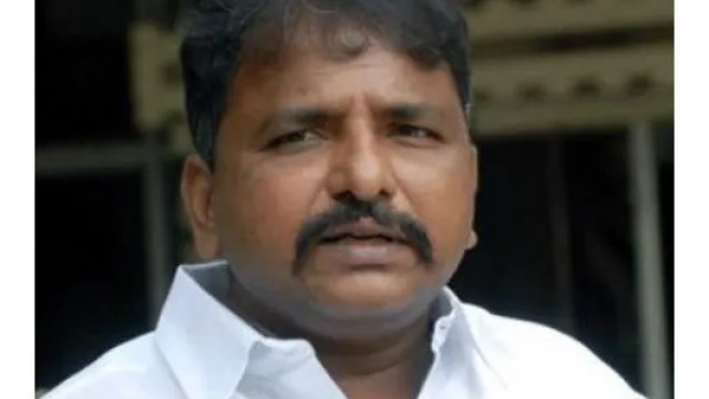 ఐకానిక్ భవనాల అసలు వ్యయం ఎంతో చెప్పండి: శైలజానాథ్