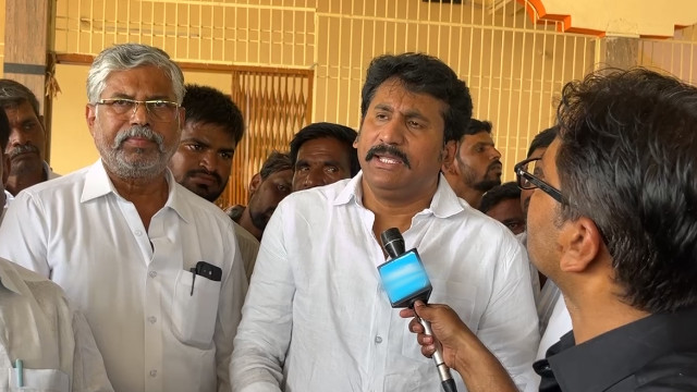 రాప్తాడు మాజీ ఎమ్మెల్యే తోపుదుర్తి ప్రకాశ్ రెడ్డి అరెస్ట్