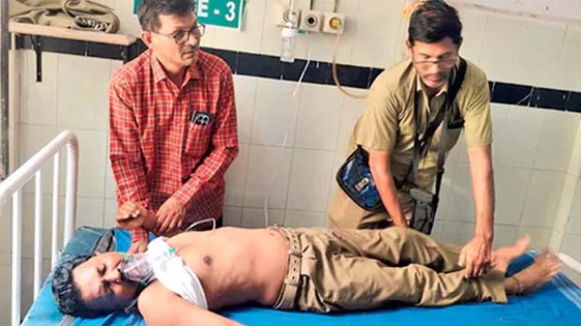 డ్రైవర్‌కు గుండెపోటు.. సీపీఆర్ చేసి ప్రాణం కాపాడిన కండక్టర్