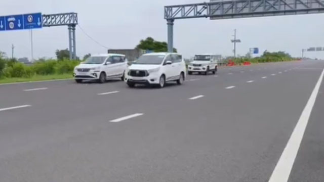 120 కి.మీ. వేగంతో దూసుకెళ్తున్న నితిన్ గడ్కరీ కాన్వాయ్.. ఒక్కసారిగా అడ్డొచ్చిన గ్రామస్థులు.. తప్పిన పెను ప్రమాదం!