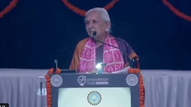 ‘ముందు మంచి తల్లిగా మారండి.. తర్వాత ఐఏఎస్‌ అవ్వండి’.. యూపీ గవర్నర్‌ సూచన