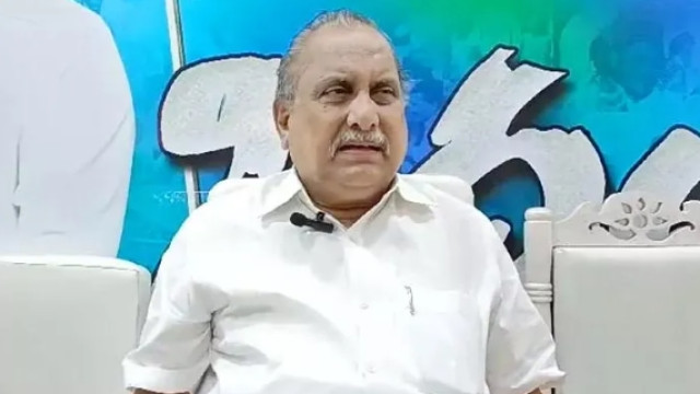 Mudragada Padmanabham Passes Away KCR KTR Harish Rao and Sharmila Express Shock