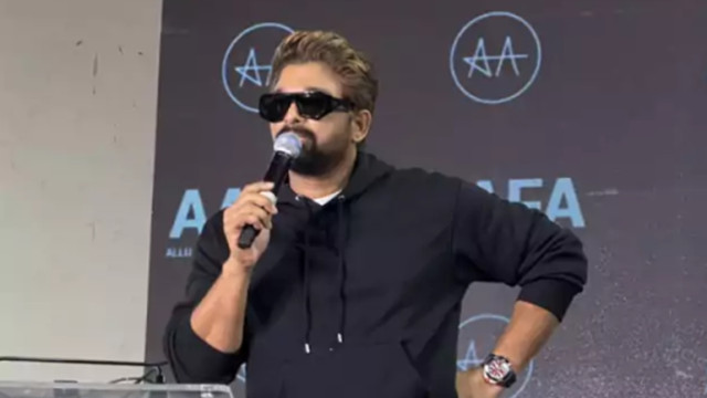 Allu Arjun meets fans and gives key suggestion