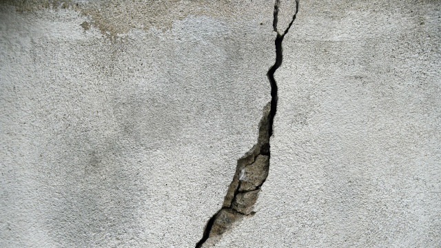 Henk Jonkers invents self healing concrete using bacteria to fix cracks