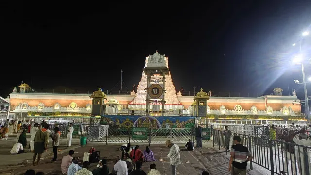 తిరుమల శ్రీవారికి రికార్డు స్థాయిలో ఆదాయం.. ఇవాళ ఒక్కరోజే రూ.6.93 కోట్లు