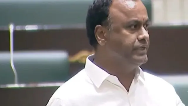 రేవంత్ రెడ్డిని కలిస్తే తప్పేంటి.. మేమిద్దరం తిట్టుకోవాలని చూస్తున్నారు: కోమటిరెడ్డి రాజగోపాల్ రెడ్డి