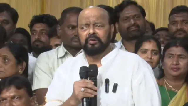 సారీ చెప్పి ఉంటే కొండా సురేఖ పదవి నిలిచేది: కొండా మురళి