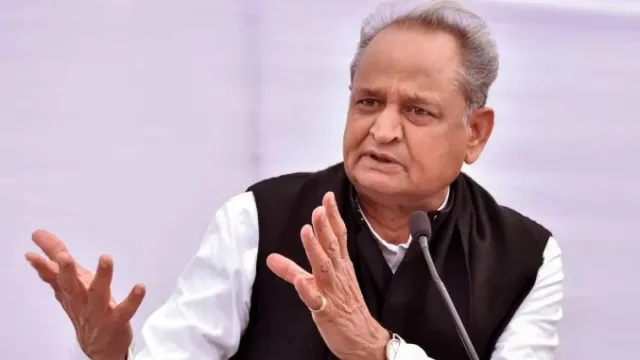 తెలంగాణ కాంగ్రెస్ తదుపరి ఇన్‌చార్జ్‌ రేసులో అశోక్ గెహ్లాట్!