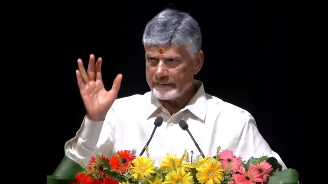 వారణాసిలో చంద్రబాబు వాగ్ధాటి.. 'VKS' మంత్రంతో సభికులను అలరించిన ఏపీ సీఎం