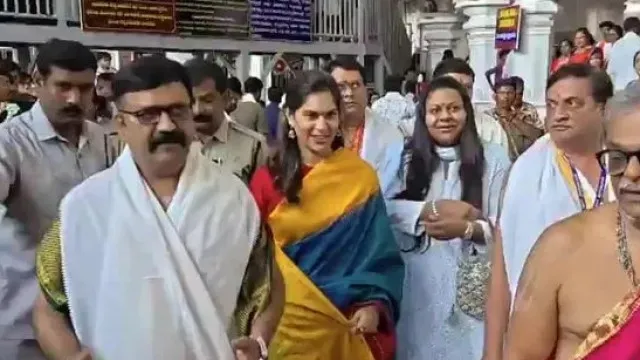 మంత్రాలయంలో ఉపాసన కొణిదెల ప్రత్యేక పూజలు