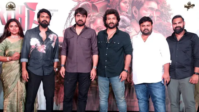 "ప్రతిసారి దేవుడే దిగిరావాలా?".. పవర్‌ఫుల్ గా సత్యదేవ్ 'సమవర్తి' టీజర్