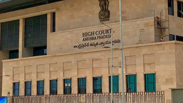 మద్యం షాపుల రెన్యూవల్: ప్రభుత్వ ఫీజు చెల్లించాల్సిందేనన్న హైకోర్టు