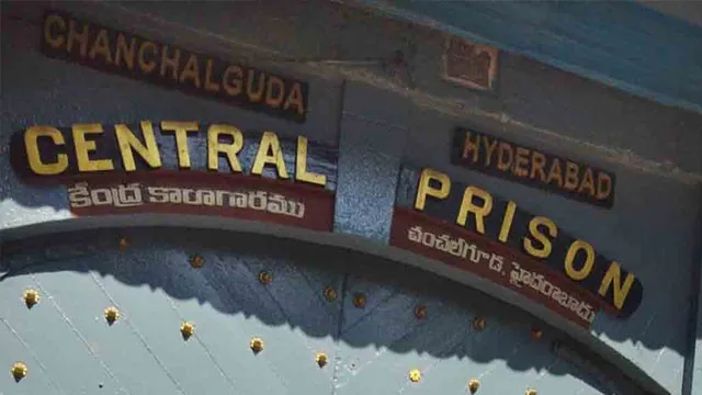 కోటీశ్వరులతో కిక్కిరిసిపోతున్న చంచల్‌గూడ జైలు!