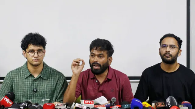 కాక్రోచ్ పార్టీ 48 గంటల అల్టిమేటం.. సీఈసీ జ్ఞానేశ్‌ కుమార్‌పై పెరుగుతున్న ఒత్తిడి