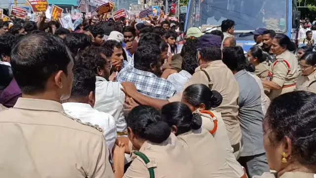 విజయవాడలో సచివాలయ ఉద్యోగుల ఆందోళన.. స్పందించిన మంత్రి డీఎస్‌బీవీ స్వామి
