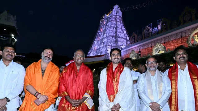 తిరుమలలో లోకేశ్, సింగపూర్ మంత్రి షణ్ముగం... కలిసి శ్రీవారి దర్శనం