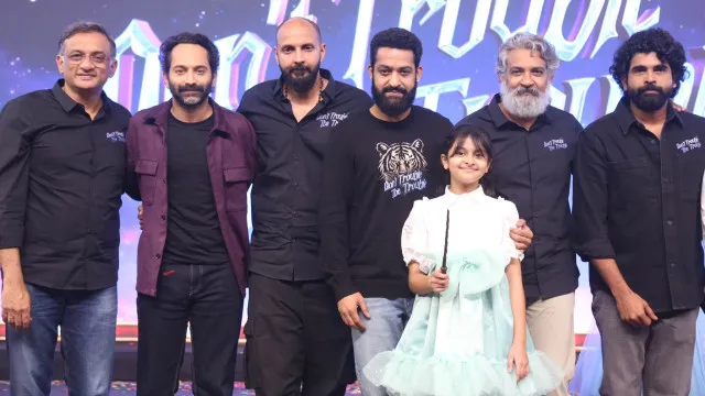 ‘డోంట్ ట్రబుల్ ది ట్రబుల్’ చూసి ఏడ్చేశా.. ఇది పక్కా హిట్: రాజమౌళి – general ‘డోంట్ ట్రబుల్ ది ట్రబుల్’ చూసి ఏడ్చేశా.. ఇది పక్కా హిట్: రాజమౌళి – general