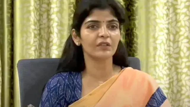 సైబర్ స్టాకింగ్ పెరిగింది.. మహిళలు అప్రమత్తంగా ఉండాలి: ఏపీ మహిళా కమిషన్ ఛైర్పర్సన్ – politics సైబర్ స్టాకింగ్ పెరిగింది.. మహిళలు అప్రమత్తంగా ఉండాలి: ఏపీ మహిళా కమిషన్ ఛైర్పర్సన్ – politics