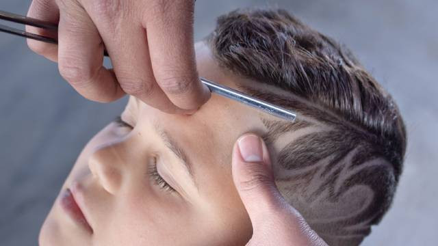 500 students hair cut at midnight in Maharashtra school