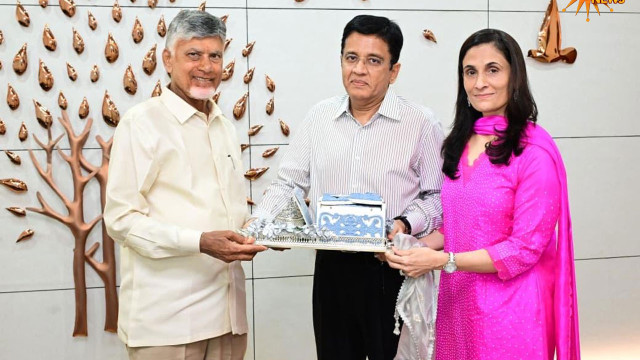 Kavya Anirudh wedding reception Maran couple invites Chandrababu and Lokesh