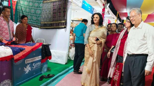 Xu Feihong Chinese Ambassador at Vijayawada Saras Mela praises women skills