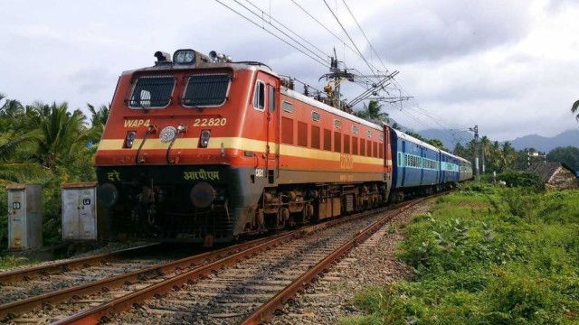 Southern Railway imposes fines for using mobile speakers on trains