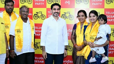 Nara Lokesh welcomes Mangalagiri YSRCP leaders into TDP