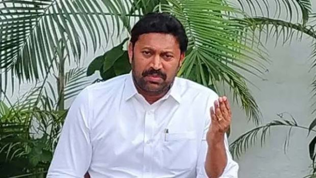 YS Avinash Reddy files petition in High Court to remove Pulivendula DSP from election duties