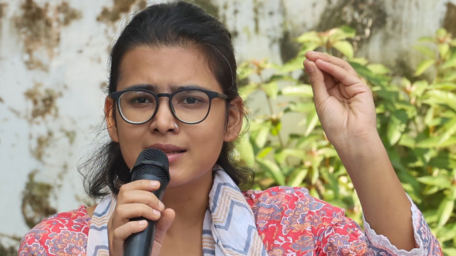 Neha Bora asks for whose peace she should sign the bond