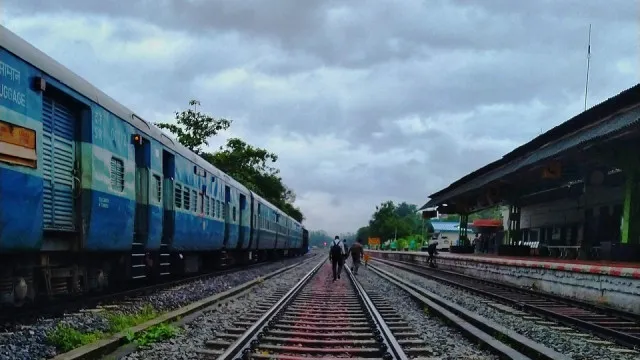 Cyclone Arnab Effect Several Trains Cancelled Tomorrow and Day After Check List