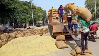 Paddy Prices in Telangana Hit Record High Crossing 5000 Per Quintal