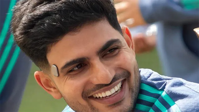 Shubman Gill debuts Deepinder Goyal Temple device in cricket